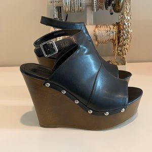 Black wedges 8